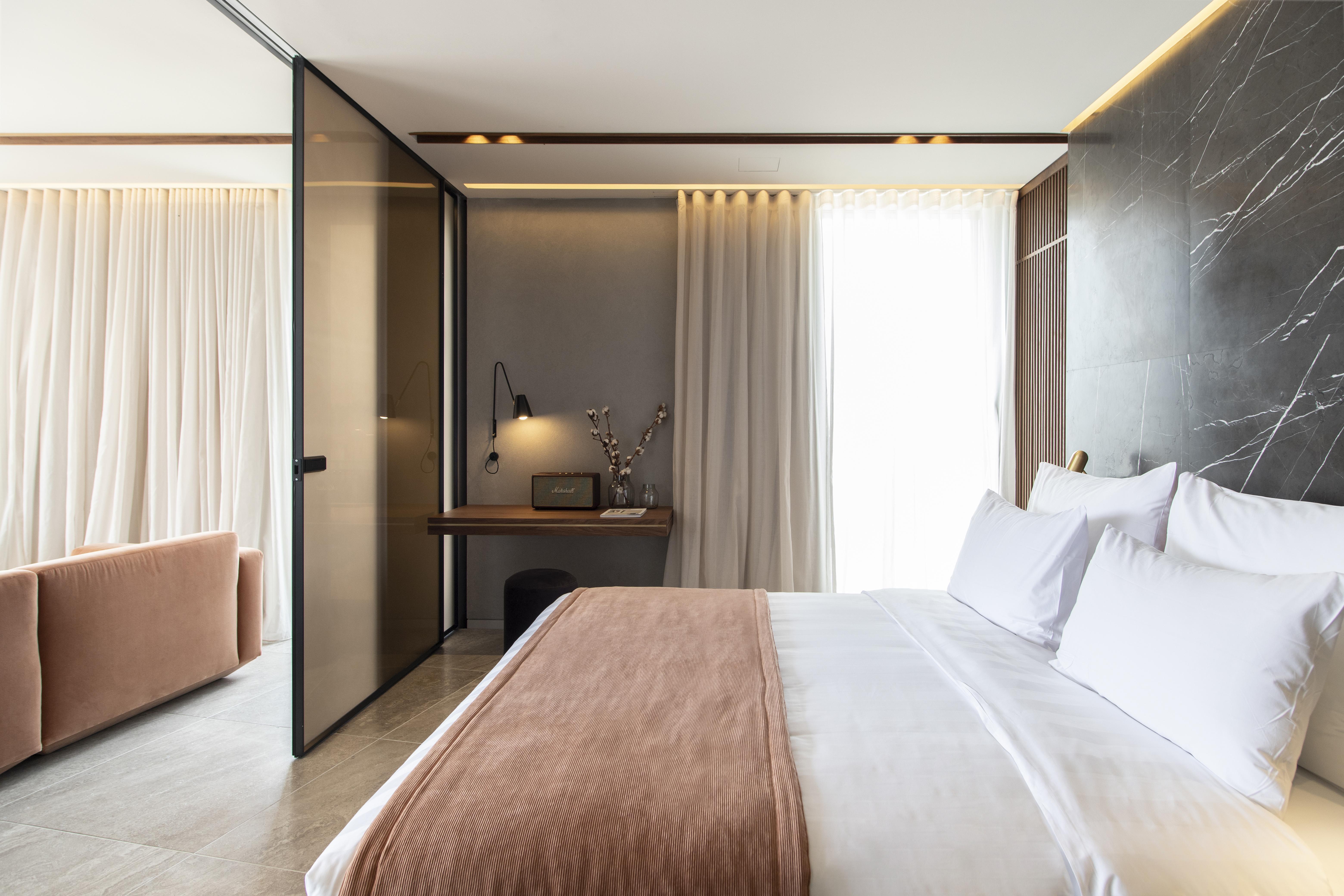 Perianth Hotel Athens Exterior photo Deluxe Room