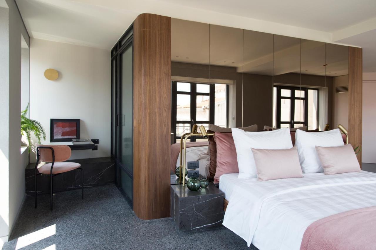 Perianth Hotel Athens Exterior photo A room at the hotel